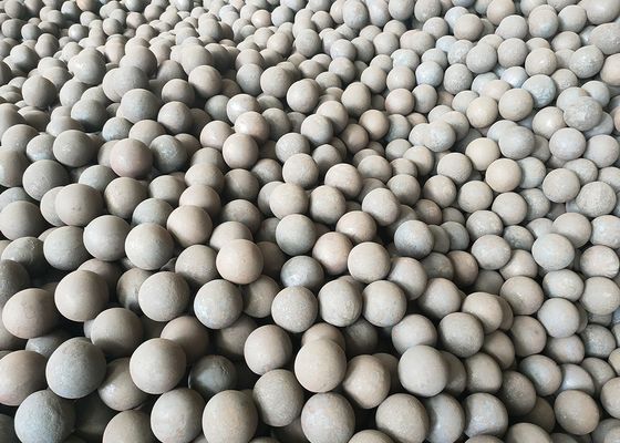 كرة طحن فولاذية مزورة 52-65 HRC عالية الجودة 40 مم 50 مم كرة طحن مزورة من الحديد