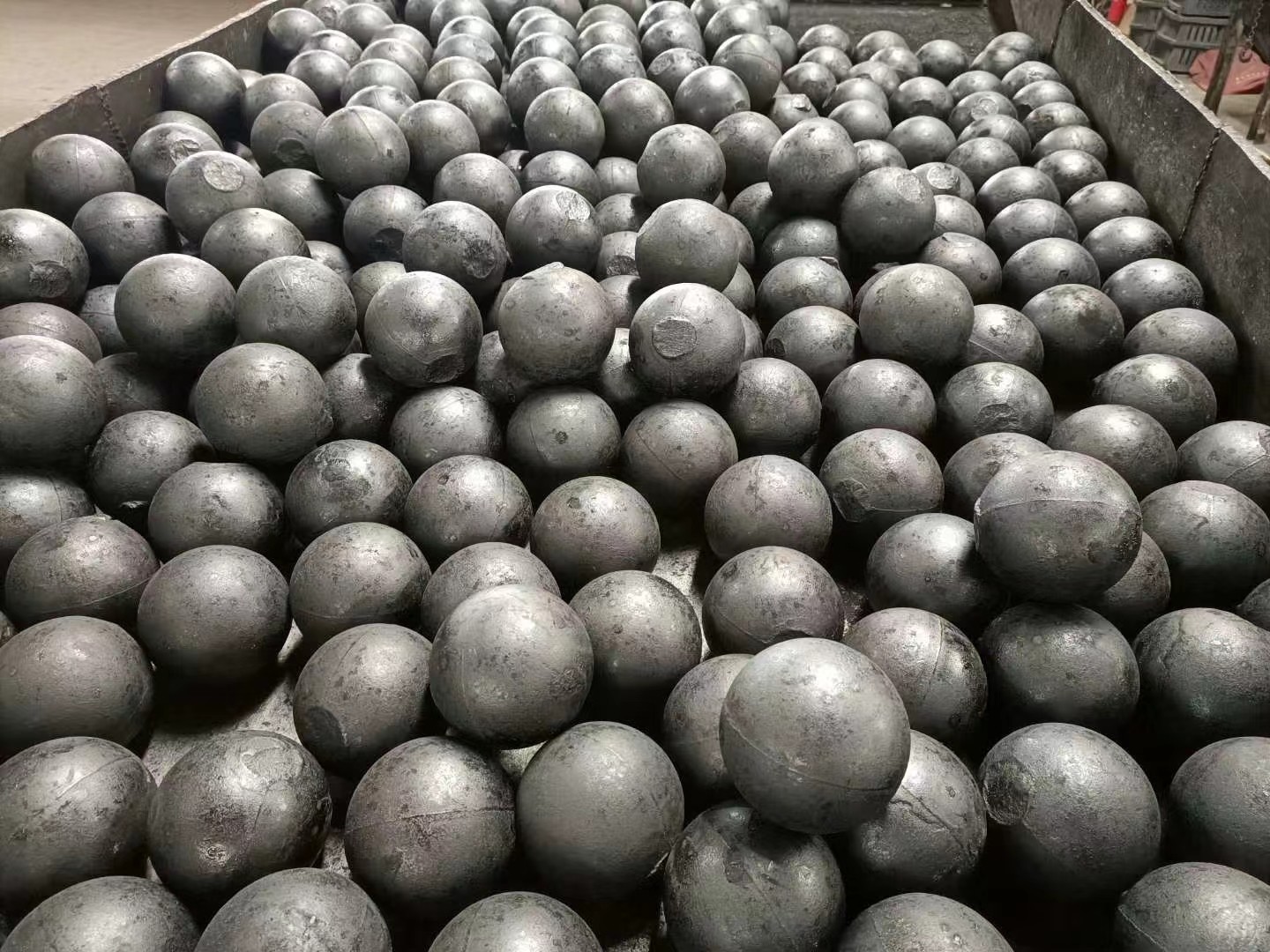 كرات الوسائط العالية الصلابة 10mm-150mm صب الصلب طحن